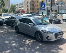 Hyundai Elantra, 2018 il